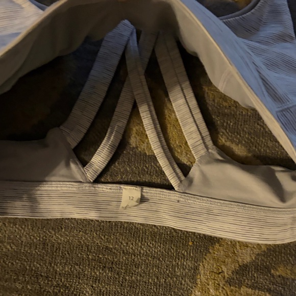 lululemon athletica Light Gray Strappy Crisscross Sports Bra - Picture 4 of 5